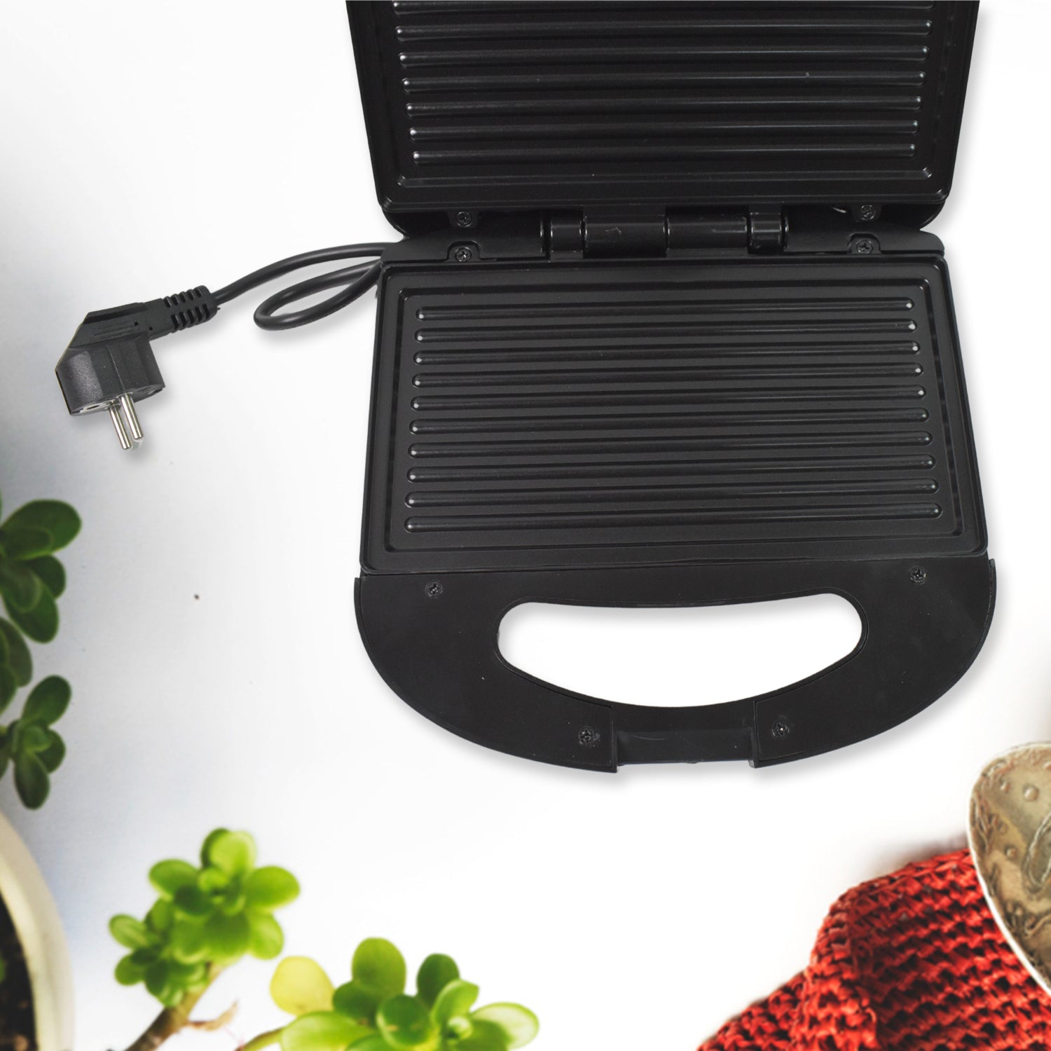 Sandwich Maker – Non-Stick Plates & Indicator Lights for Easy Home Cooking - view 6