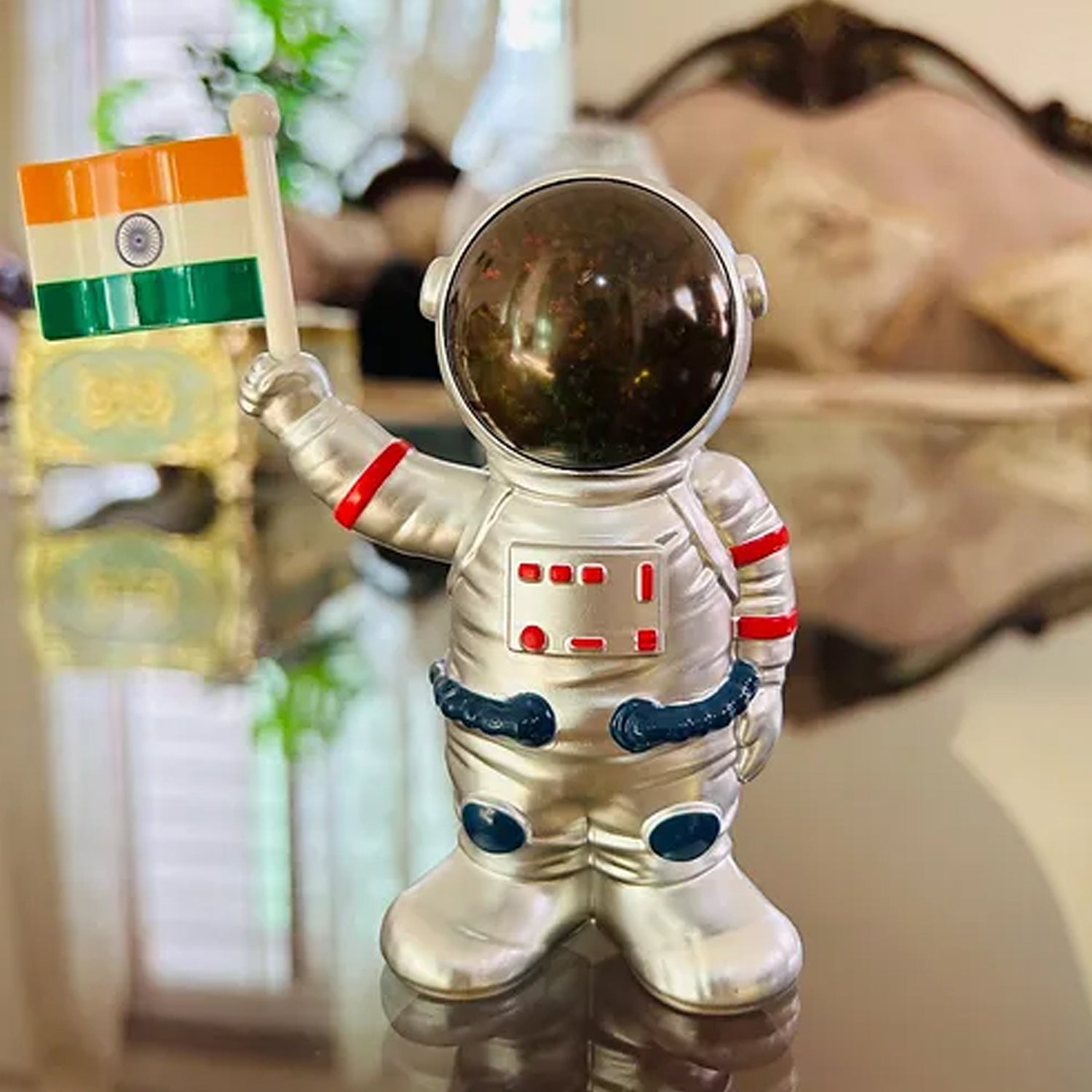 Solar Power Astronaut Ornament Moving Hand with Indian Flag (1 Pc) - view 5
