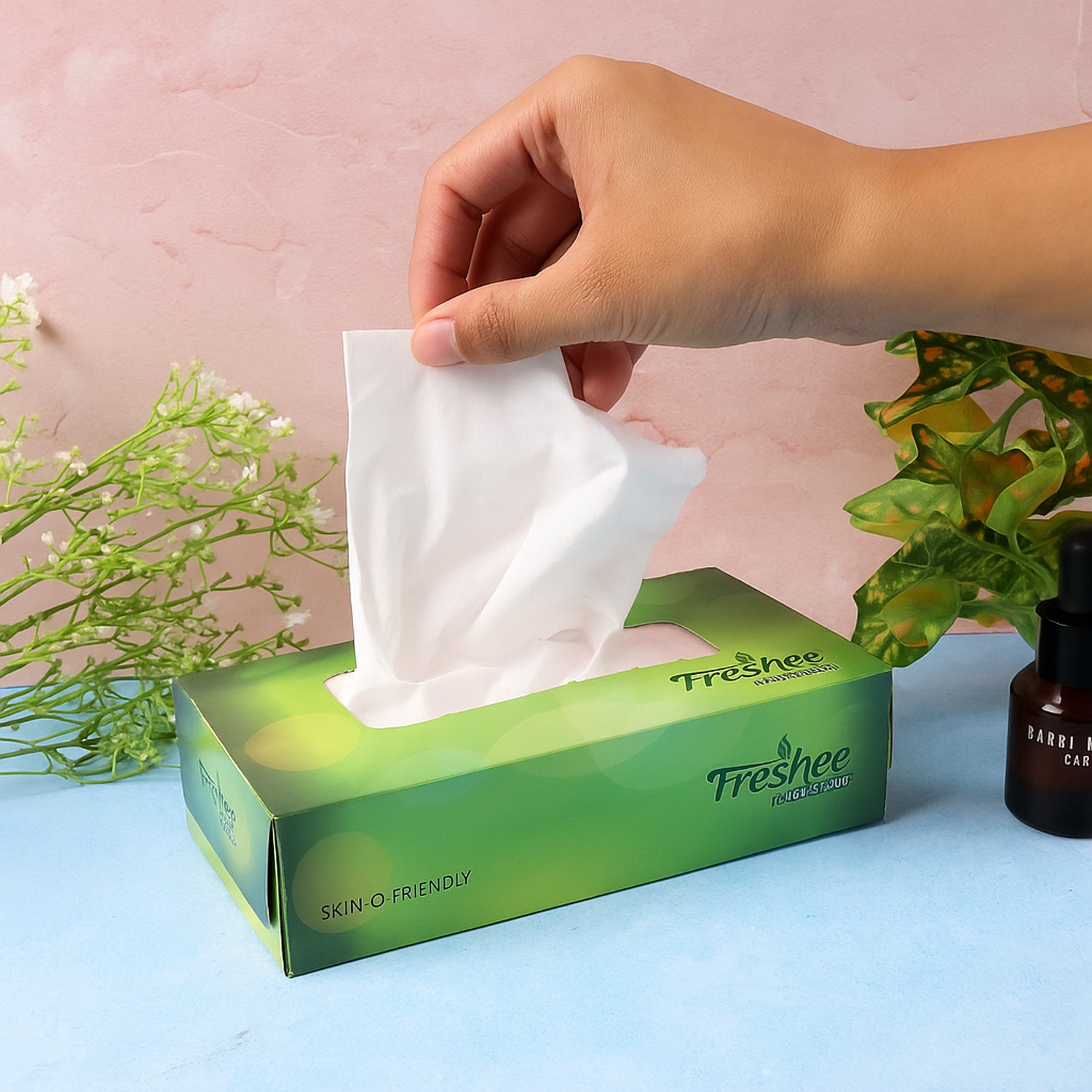 Freshee Premium Skin-Friendly Facial Tissues — 100 Pc Box (18 x 20 cm) - view 3