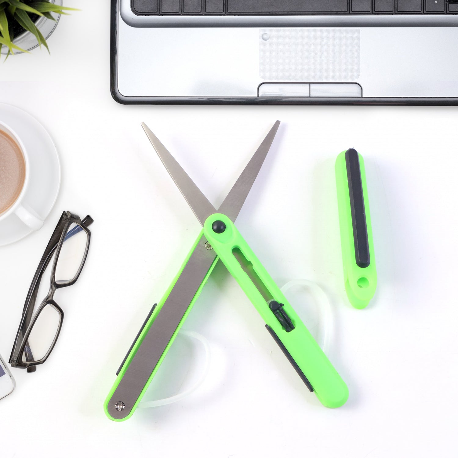 Pen Cut Compact Scissors in Pen Format, Pen-Style Portable Travel Scissors (1 Pc)